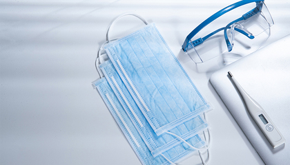 凈利暴漲600%難挽頹勢 穩健醫療股價深跌，市值蒸發300億背后的行業變局